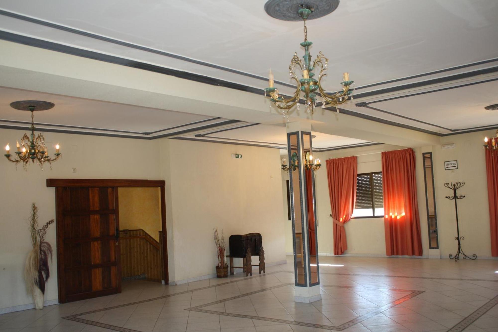 Hotel Carvajal Torrejon el Rubio Exterior photo