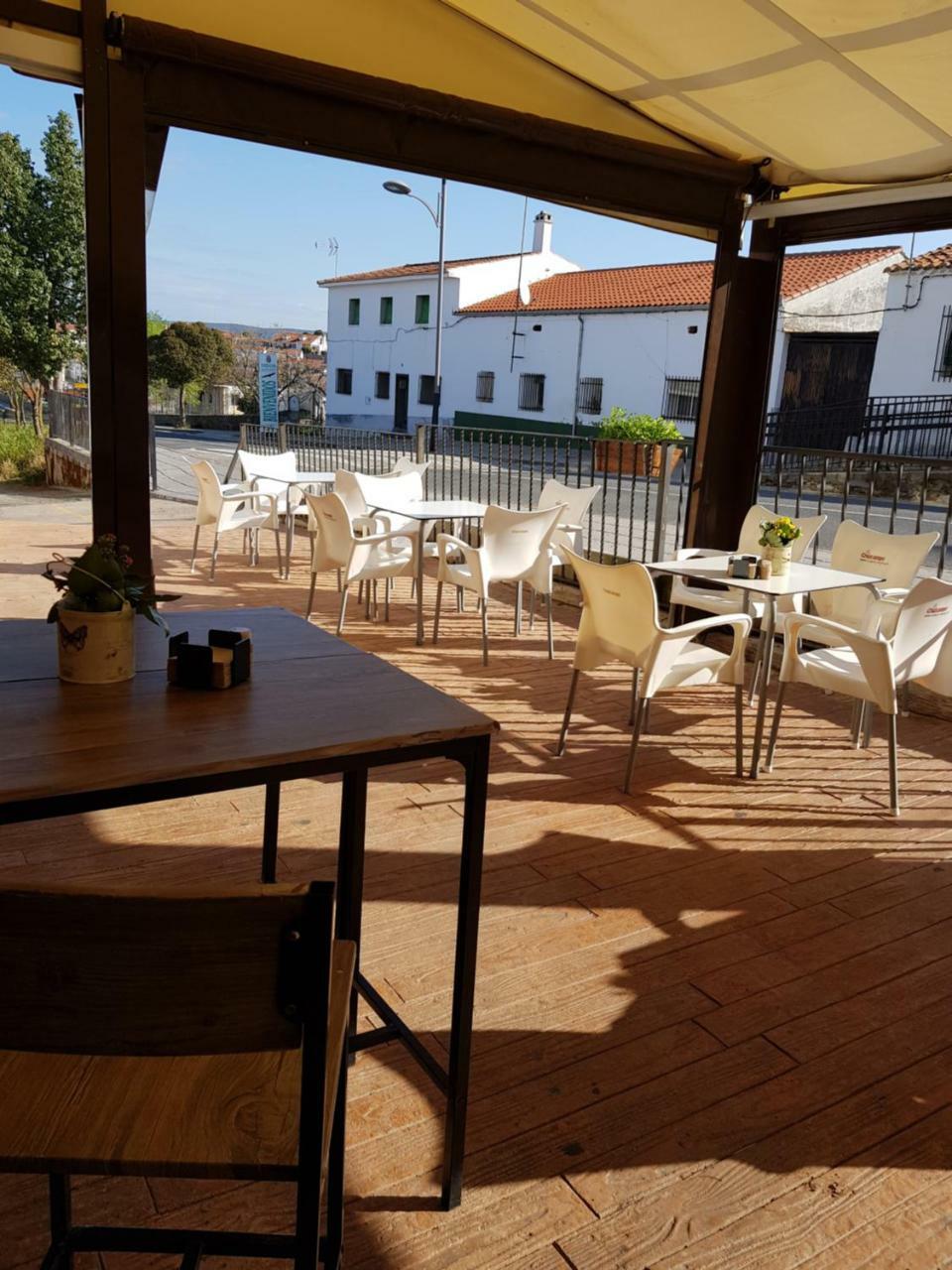 Hotel Carvajal Torrejon el Rubio Exterior photo